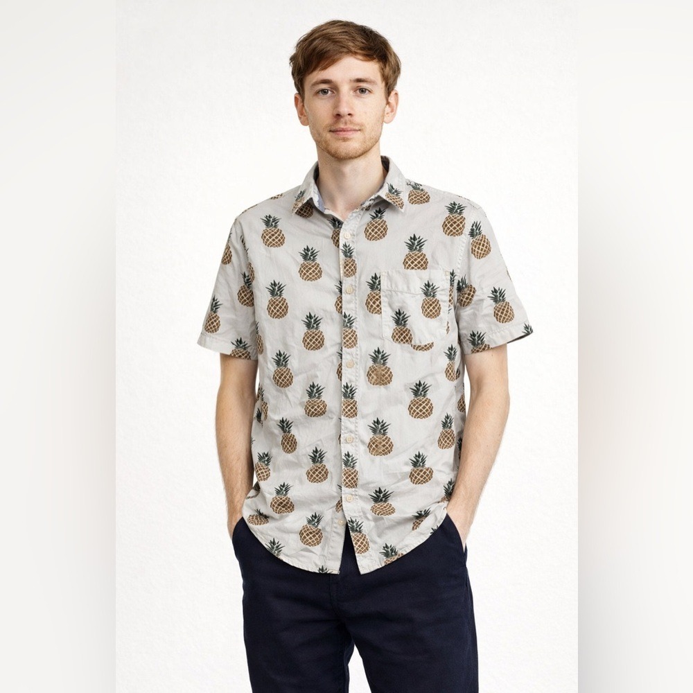 Whimsical Free Planet 100% Cotton Button Up Shirt sz S